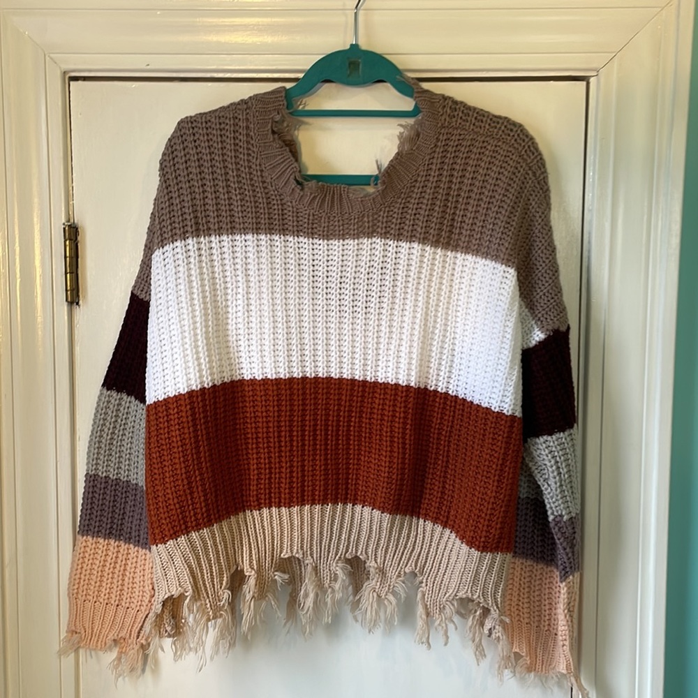 Distressed Cropped Sweater - Picture 4 of 7